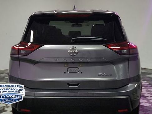 Used 2024 Nissan Rogue SV AWD/4WD image 6