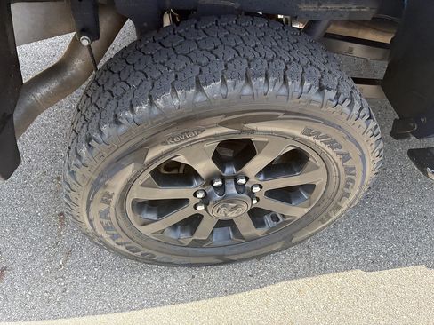 Used 2022 RAM 2500 Laramie AWD/4WD image 35