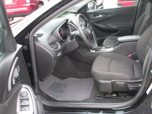 Used 2019 Chevrolet Malibu LS image 12