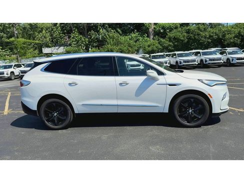 Used 2023 Buick Enclave Essence w/ Experience Buick Package image 9