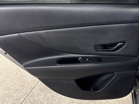 Used 2024 Hyundai Elantra Limited image 17