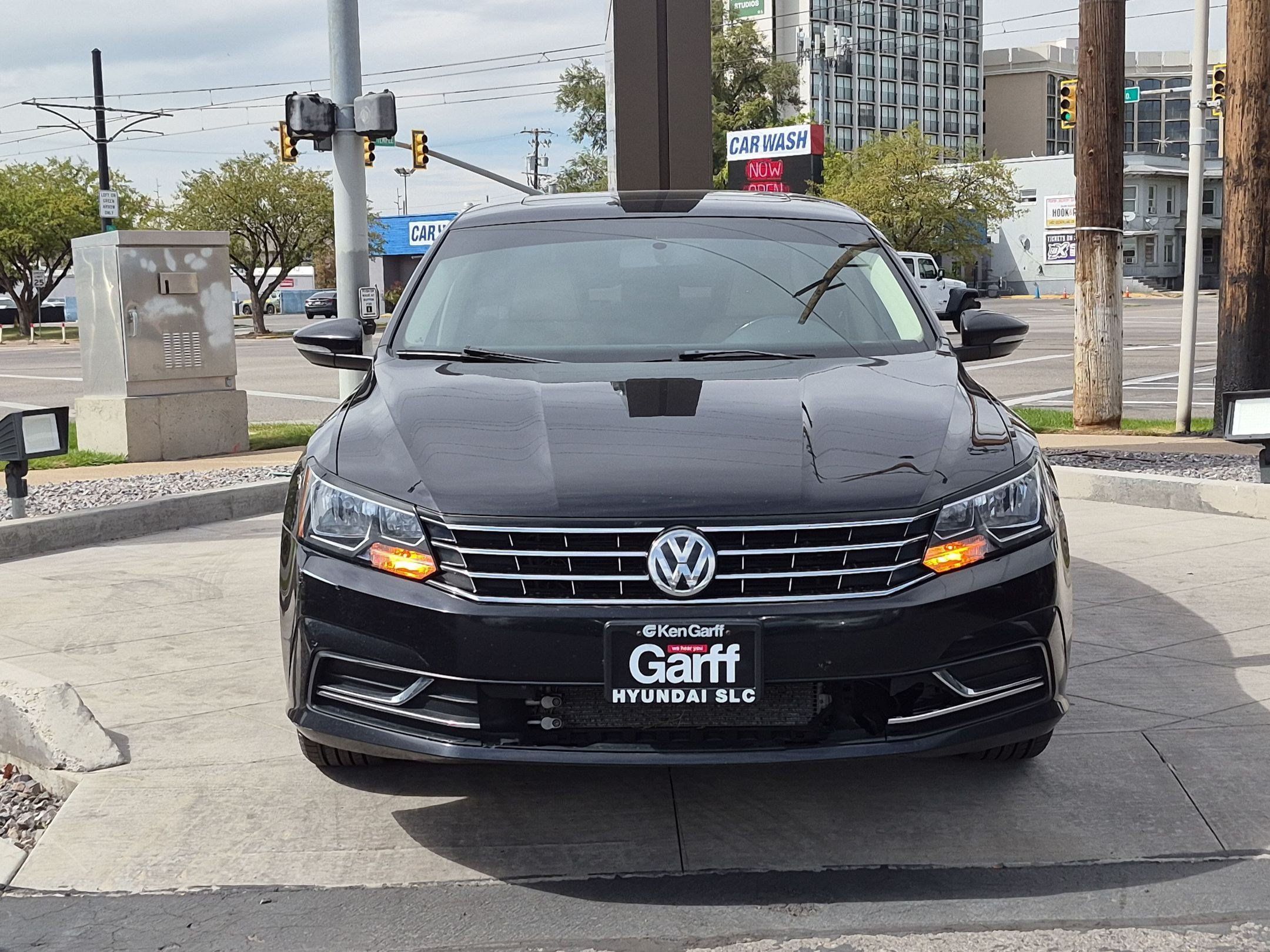 Used 2018 Volkswagen Passat 2.0T SE FWD image 10