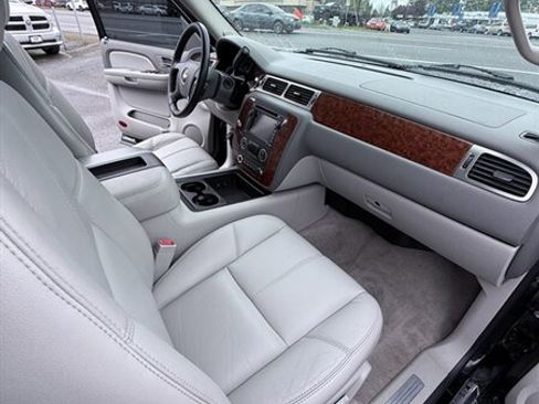 Used 2007 Chevrolet Tahoe LTZ w/ LTZ Preferred Equipment Group AWD/4WD image 28