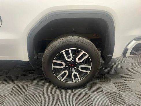 Used 2022 GMC Sierra 1500 AT4 w/ AT4 Preferred Package AWD/4WD image 28