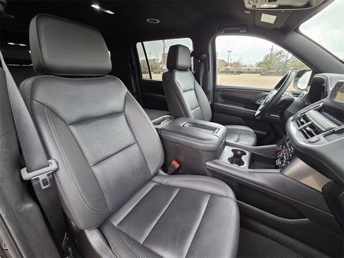 Used 2024 Chevrolet Suburban LT image 15
