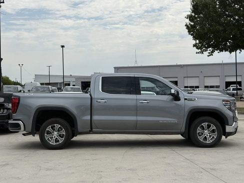 Used 2025 GMC Sierra 1500 SLT AWD/4WD image 3