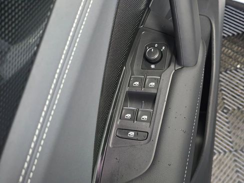 New 2026 Volkswagen Tiguan SE image 23