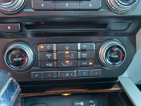 Used 2015 Ford F150 Lariat w/ Equipment Group 502A Luxury RWD image 21