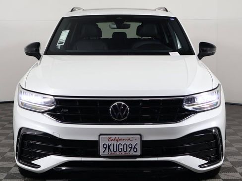 Used 2023 Volkswagen Tiguan SE R-Line image 2