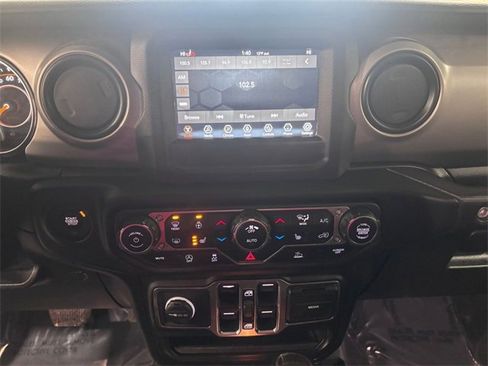 Used 2021 Jeep Gladiator Willys image 20