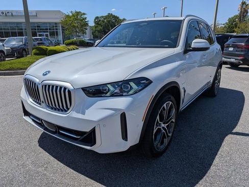 New 2026 BMW X5 xDrive50e w/ Climate Comfort Package AWD/4WD image 9