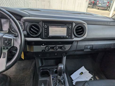 Used 2019 Toyota Tacoma SR5 RWD image 3