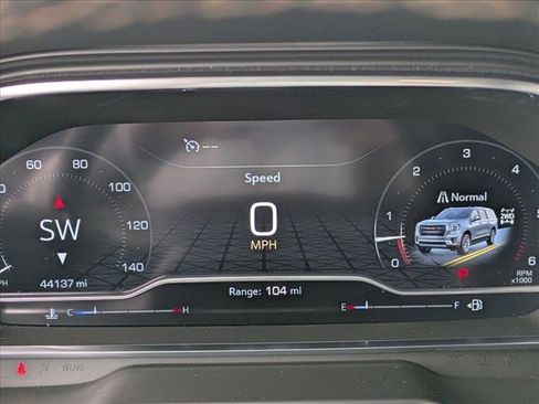 Used 2023 GMC Yukon XL AT4 image 10