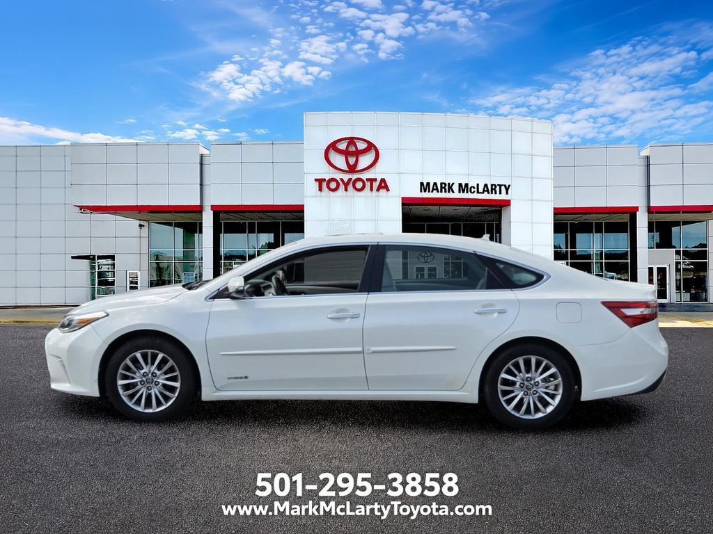 Used 2016 Toyota Avalon Limited FWD image 2