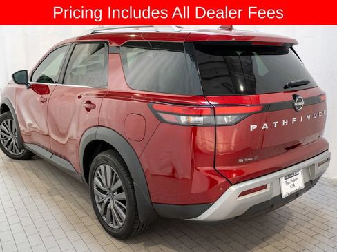 Used 2024 Nissan Pathfinder SL w/ SL Premium Package FWD image 3