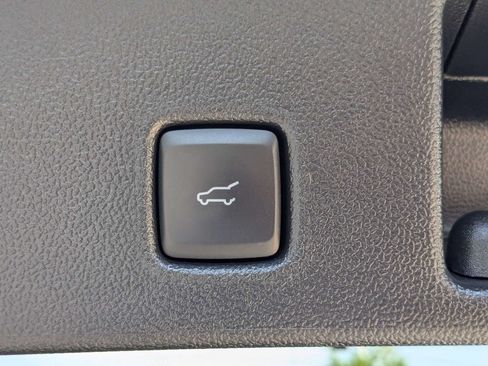 Used 2022 Ford Escape Titanium w/ Class II Trailer Tow Package FWD image 19