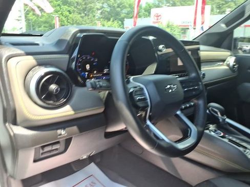 Used 2024 Chevrolet Colorado ZR2 w/ Technology Package AWD/4WD image 15