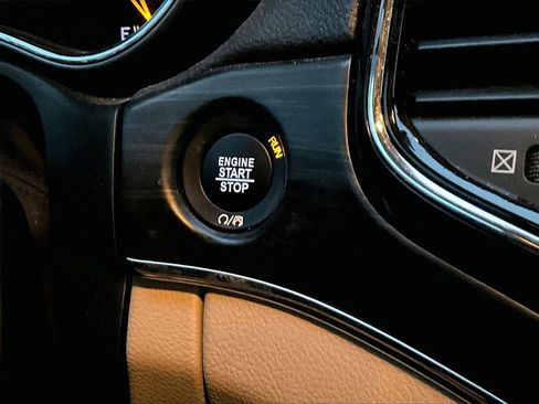 Certified 2021 Jeep Grand Cherokee Limited w/ Trailer Tow Group IV image 27