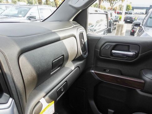 Used 2021 GMC Sierra 1500 SLT w/ SLT Premium Package image 27