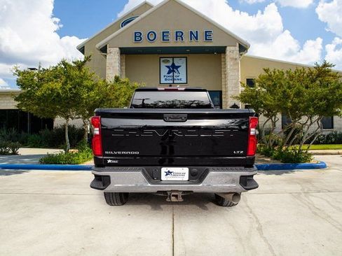 Used 2021 Chevrolet Silverado 2500 LTZ w/ Z71 Off-Road Package image 4