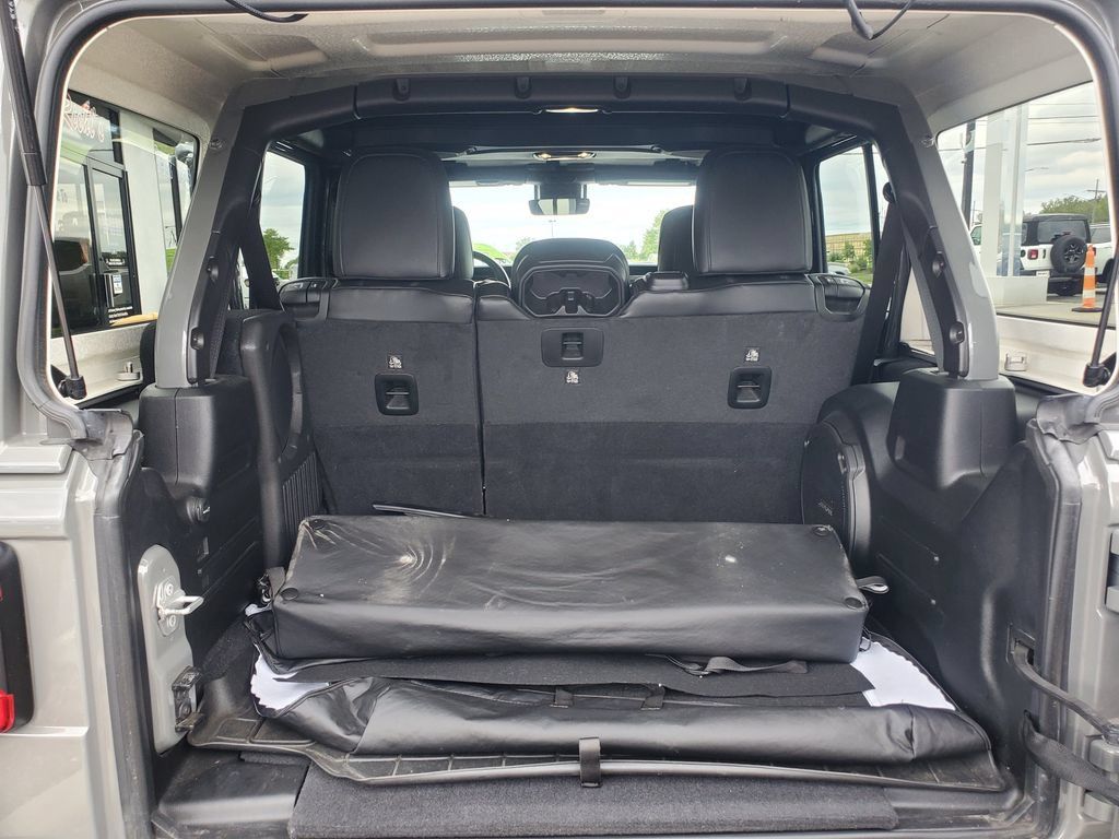 Used 2021 Jeep Wrangler Unlimited Rubicon w/ Dual Top Group AWD/4WD image 30