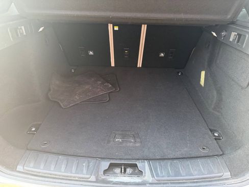 Used 2018 Jaguar F-PACE image 30