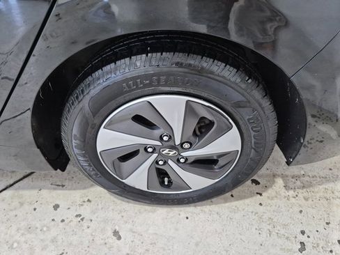 Used 2019 Hyundai Ioniq SEL FWD image 28