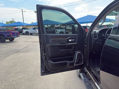 Used 2023 RAM 3500 Laramie AWD/4WD image 10