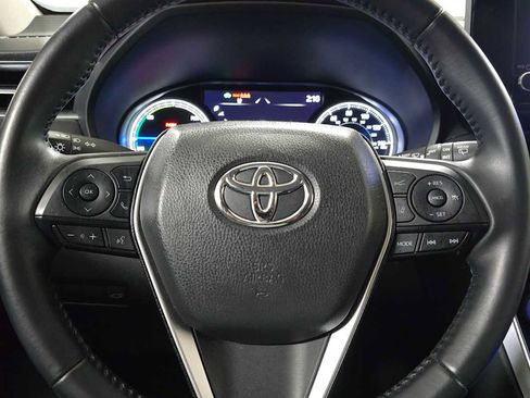 Used 2023 Toyota Venza LE AWD/4WD image 25