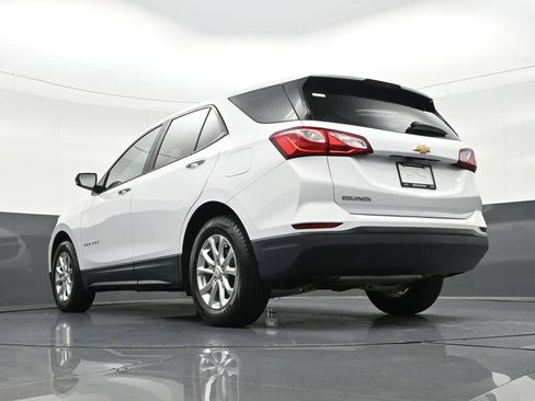 Used 2020 Chevrolet Equinox LS image 31