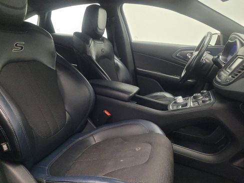 Used 2015 Chrysler 200 S image 21