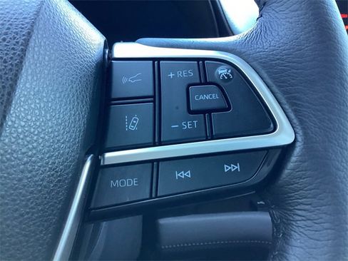 Certified 2022 Toyota Sienna XLE image 18