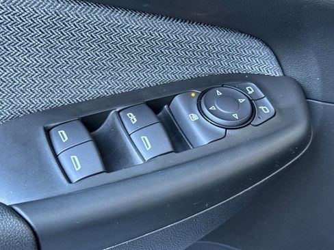 Used 2025 Chevrolet TrailBlazer LT FWD image 14