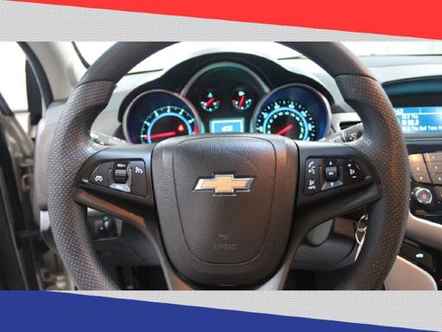Used 2016 Chevrolet Cruze LT image 15