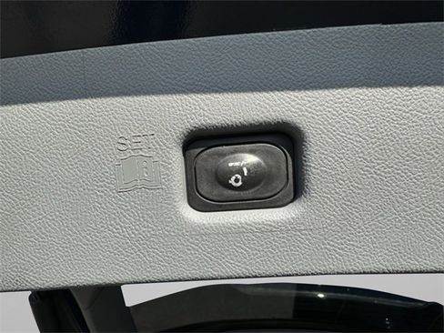 Used 2020 Lincoln Nautilus Reserve image 21