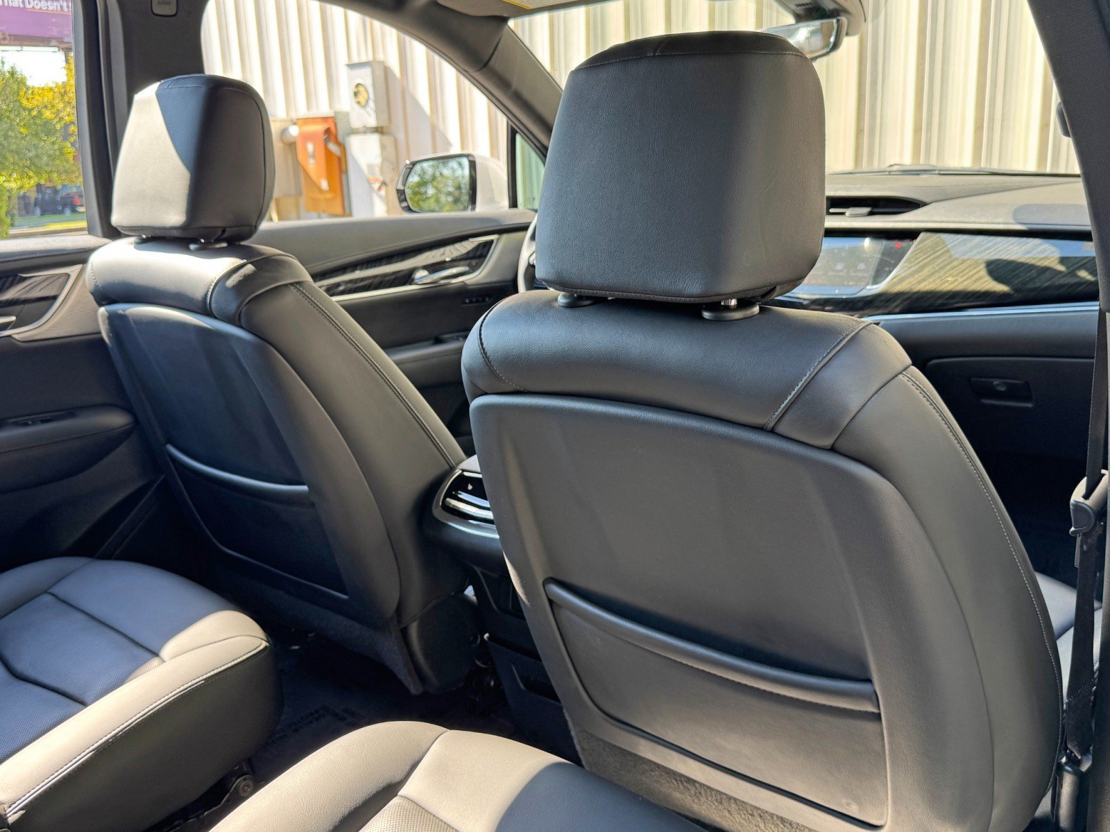 Used 2022 Cadillac XT6 Premium Luxury w/ Technology Package FWD image 39