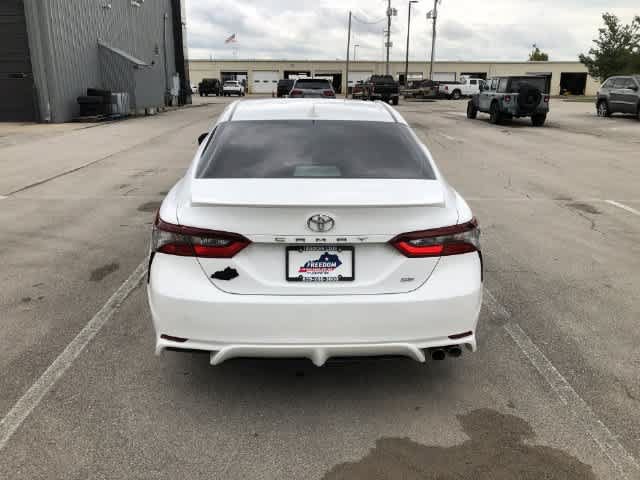 Used 2021 Toyota Camry SE FWD image 5