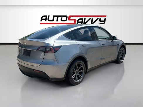 Used 2025 Tesla Model Y Long Range RWD image 7
