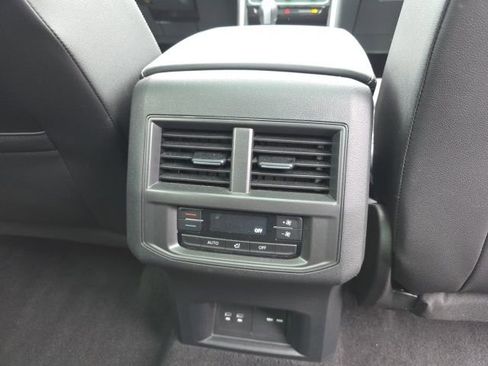 Used 2023 Volkswagen Atlas SE w/ Panoramic Sunroof Package image 14