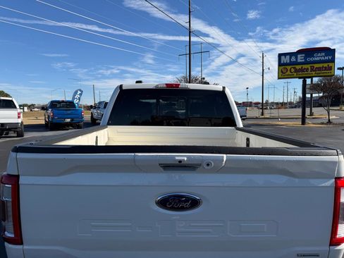 Used 2021 Ford F150 Lariat w/ Equipment Group 502A High AWD/4WD image 4