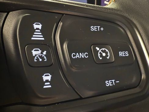 Used 2024 Jeep Wrangler Unlimited AWD/4WD image 35