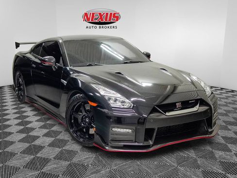 Used 2018 Nissan GT-R NISMO AWD/4WD image 1