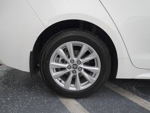 Certified 2025 Toyota Corolla XLE image 32