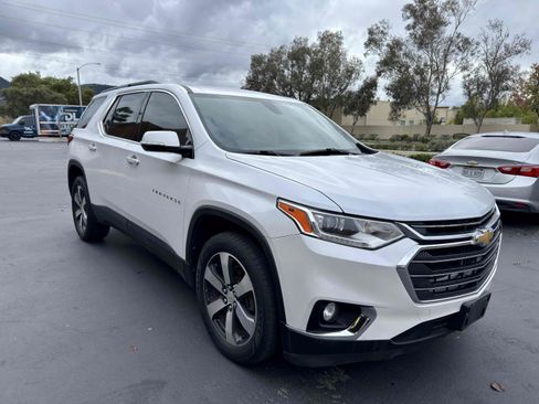 Used 2019 Chevrolet Traverse LT w/ LT Premium Package FWD image 6