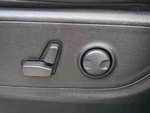 Used 2025 RAM 1500 Big Horn AWD/4WD image 12