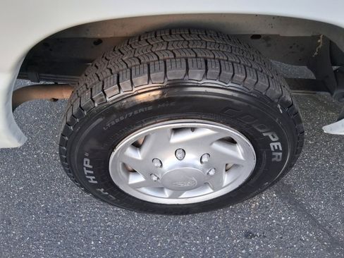 Used 2014 Ford E-150 and Econoline 150 w/ Power Group image 23