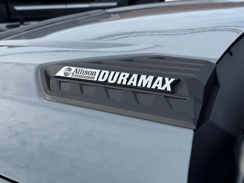 Used 2025 Chevrolet Silverado 2500 Custom w/ Custom Value Package image 8