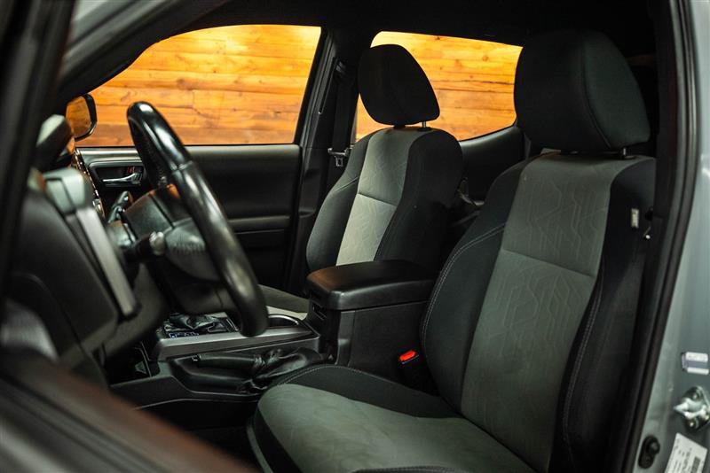 Used 2021 Toyota Tacoma TRD Sport w/ Technology Package AWD/4WD image 9
