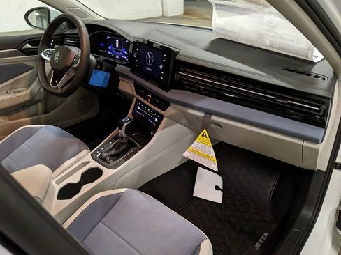 New 2026 Volkswagen Jetta SE image 21
