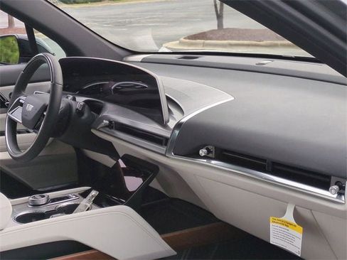 New 2026 Cadillac Vistiq Luxury image 30